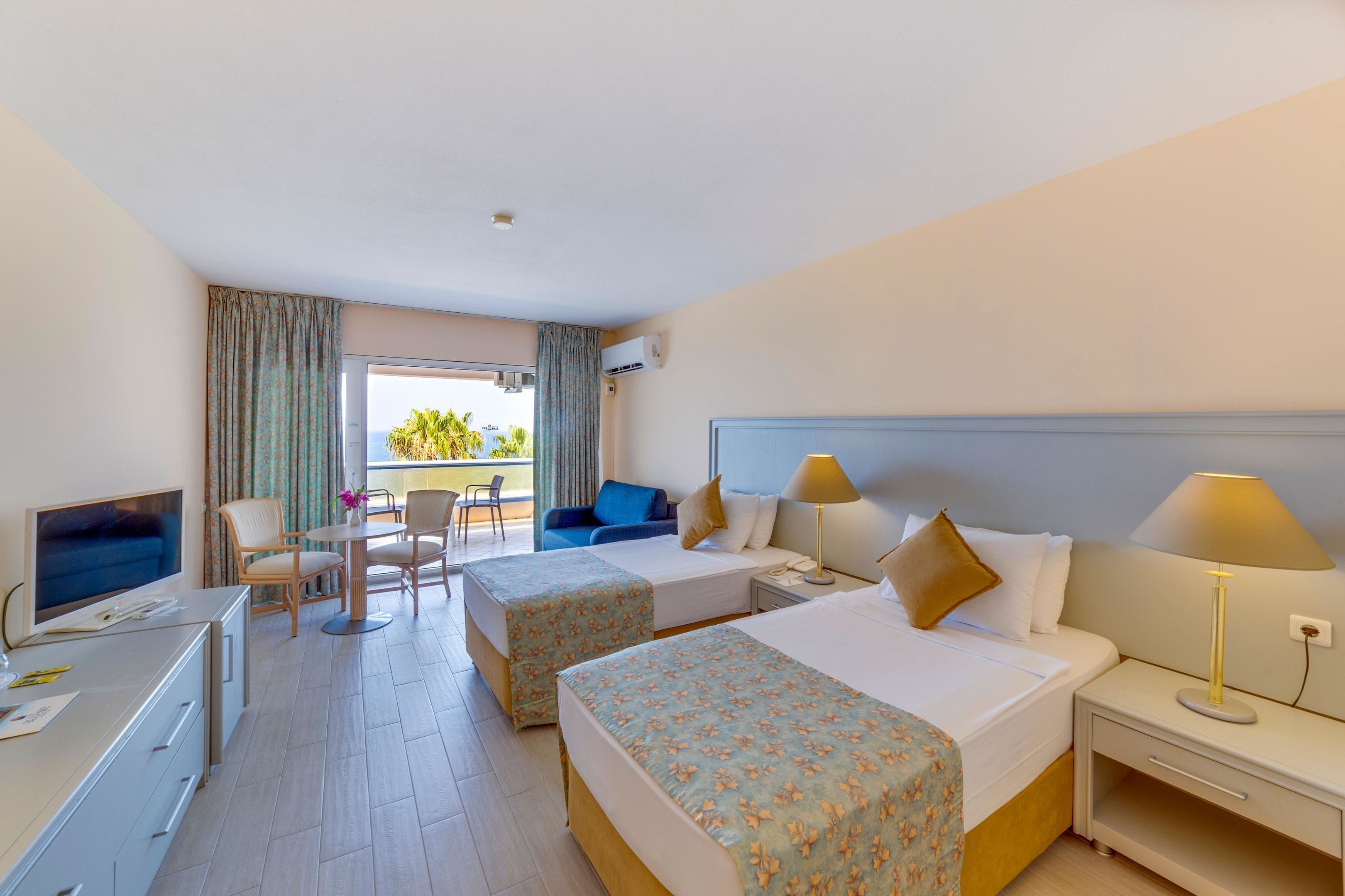 Standard Double or Twin Room, Garden View, Ground Floor | Free minibar, in-room safe, desk, free cots/infant beds