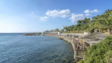Private beach, free beach cabanas, sun-loungers, beach umbrellas