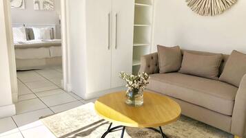 4 bedrooms, premium bedding, down duvets, Tempur-Pedic beds