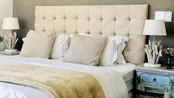 4 bedrooms, premium bedding, down duvets, Tempur-Pedic beds