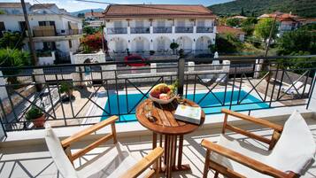 Duplex, 2 Bedrooms | Balcony view