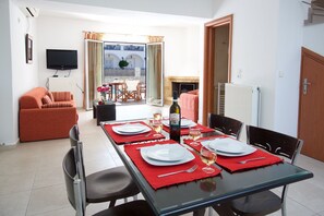 Duplex, 2 Bedrooms | Private kitchen