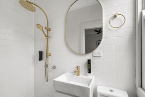 Bathroom - Metropole Katoomba (Katoomba)