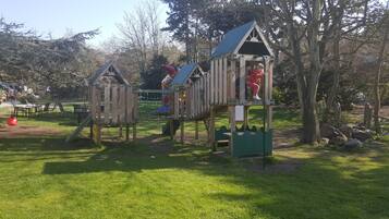 Children’s play area – outdoor