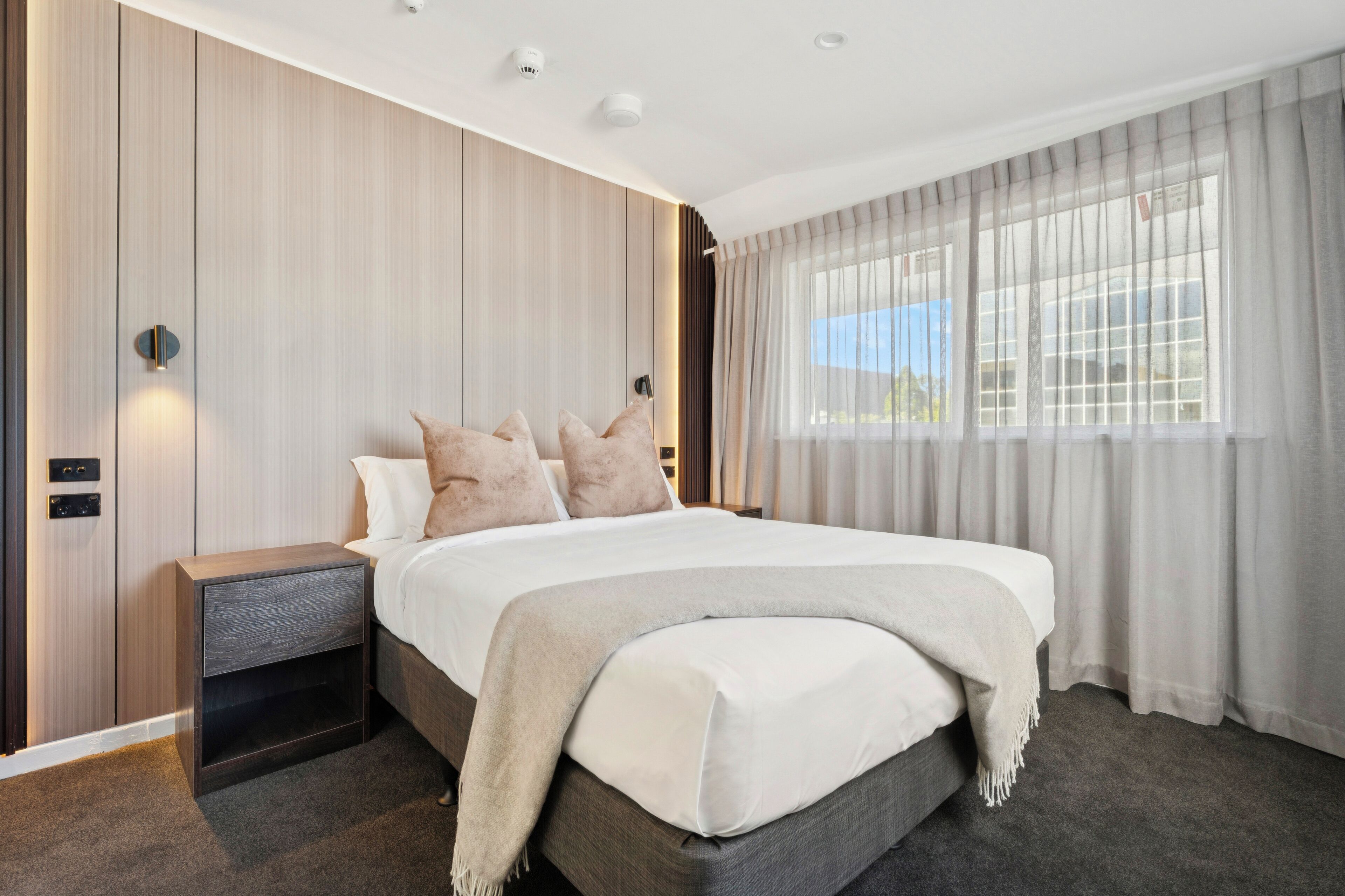 Quarto superluxo, 1 quarto | Ferros/tábuas de passar roupa, Wi-Fi (sobretaxa), roupa de cama