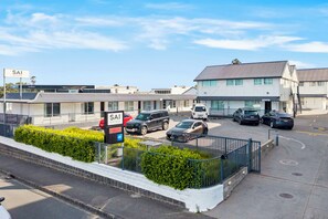 مدخل المنشأة