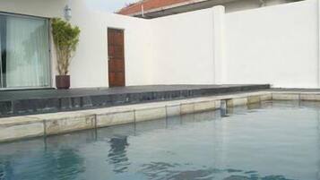 Piscine extérieure