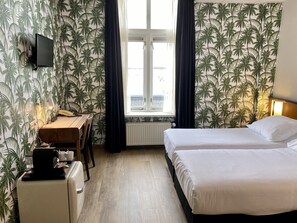 In-room safe, desk, blackout drapes, rollaway beds - Hotel Monopole Harderwijk (Harderwijk)
