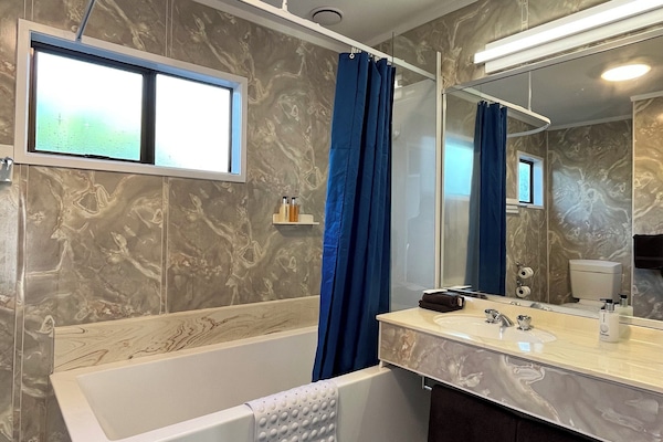 Two Bedroom Apartment | Iron/ironing board, free WiFi, bed sheets