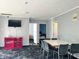 公寓, 2 间卧室 | 熨斗/熨衣板、免费 WiFi、床单