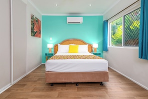 스튜디오, 퀸사이즈침대 1개 | 필로우탑 침대, 책상, 암막 커튼, 방음 설비