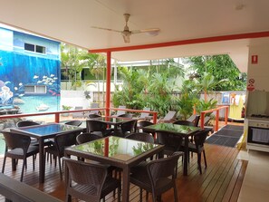 Outdoor dining - Port Douglas Motel (Port Douglas)