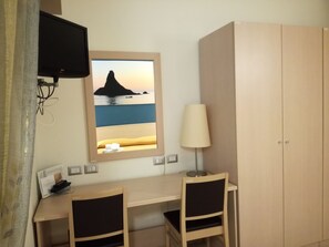 Literie hypoallergénique, minibar, coffres-forts dans les chambres