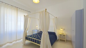 Classic Double Room | Minibar, WiFi (free) - Villa Mazzella (Procida)