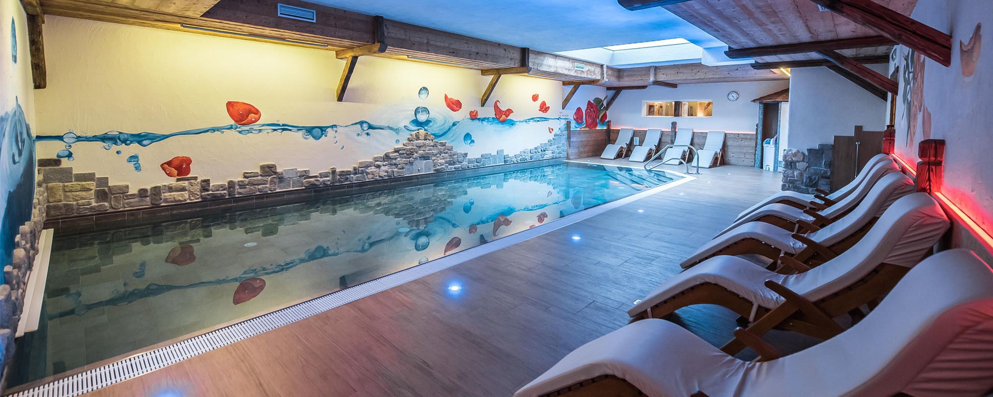 sauna, hot tub, steam room, turkish bath/hammam, body treatments