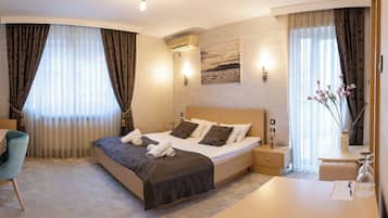 Standard Double Room, 1 Double Bed | Hypo-allergenic bedding, minibar, in-room safe, desk