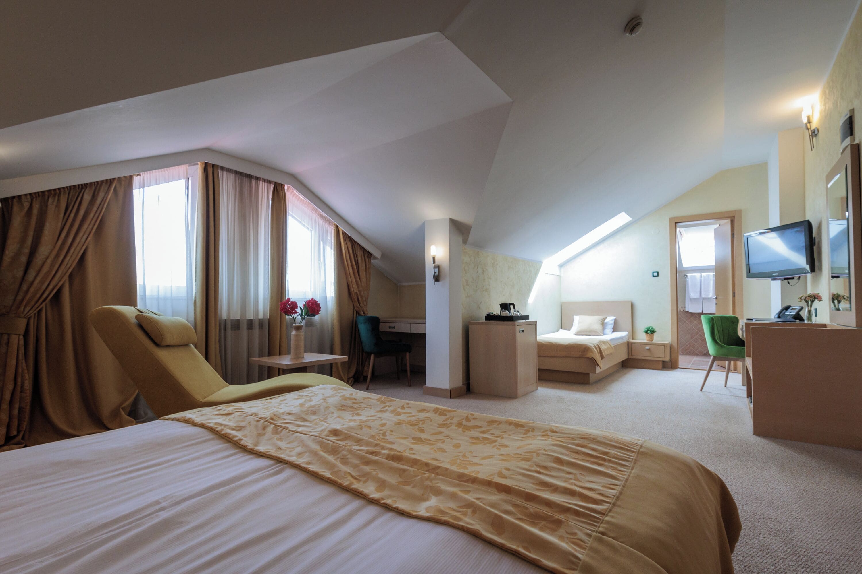 family triple room | hypo-allergenic bedding, minibar, in-room safe, desk