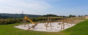 Children’s play area – outdoor - Les Roulottes des Korrigans (Brasparts)