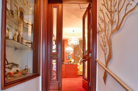 Senatus Hotel Special Class - Image 3