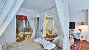 King Suite | 迷你吧、客房內保險箱、書桌、隔音