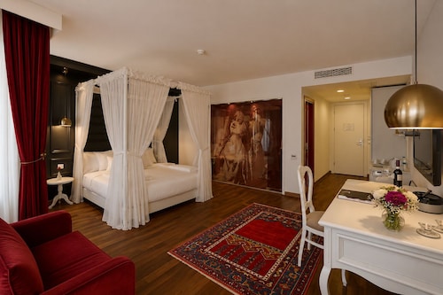 Senatus Hotel - Special Class