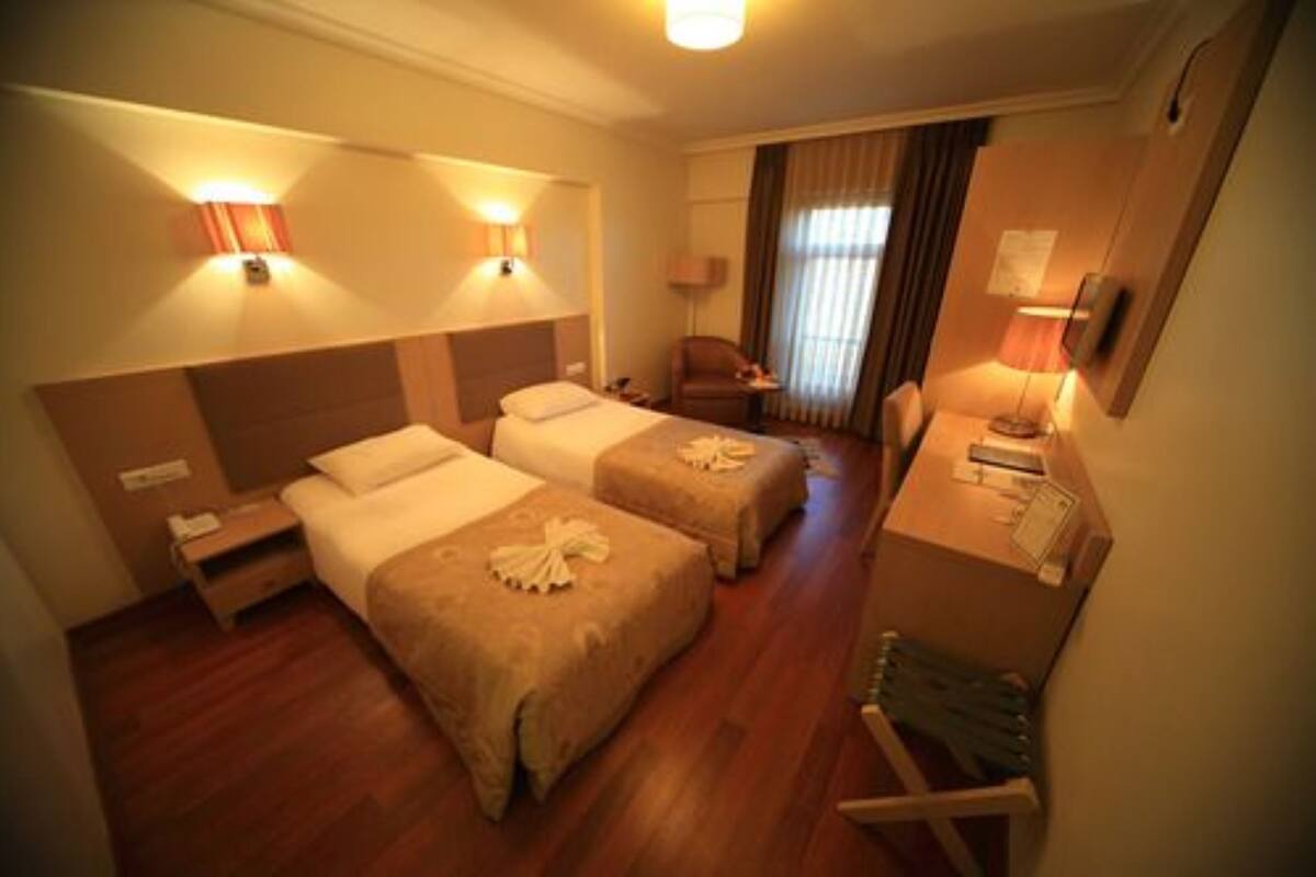 Standard Room | Premium bedding, minibar, in-room safe, soundproofing