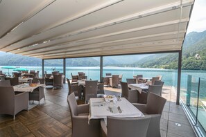 Breakfast, lunch, dinner served; international cuisine  - Mezzolago (Ledro)