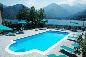 Outdoor pool - Mezzolago (Ledro)