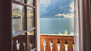 Kamar Double Superior (Lake View, German Twin Beds) | Teras/patio