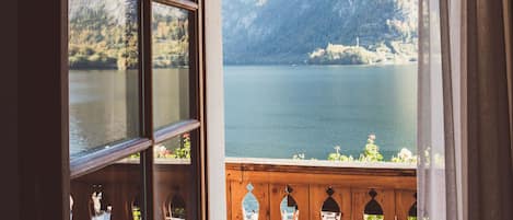 Superior-dobbeltværelse (Lake View, German Twin Beds) | Terrasse/gårdhave