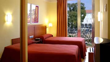 Double or Twin Room | In-room safe, desk, soundproofing, free WiFi