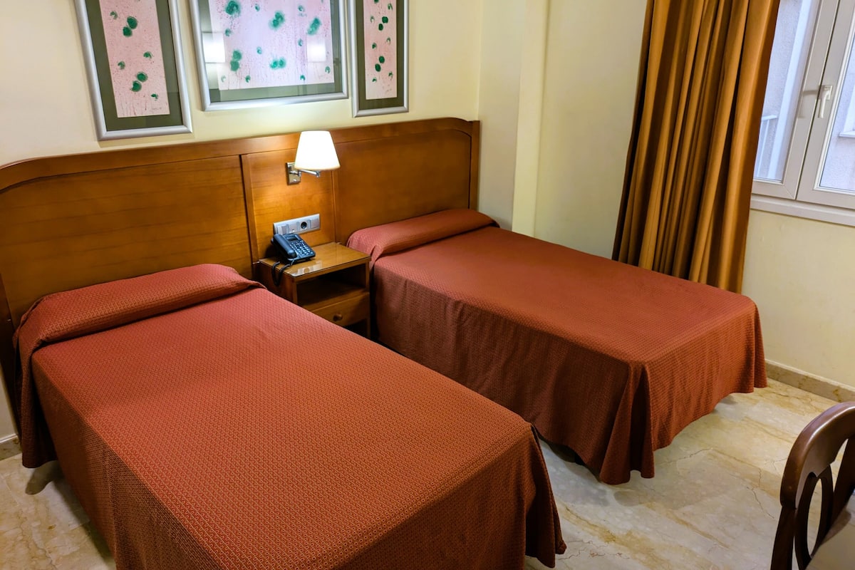 Twin Room (Interior) | In-room safe, desk, soundproofing, free WiFi