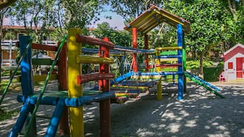 Children’s play area – outdoor
