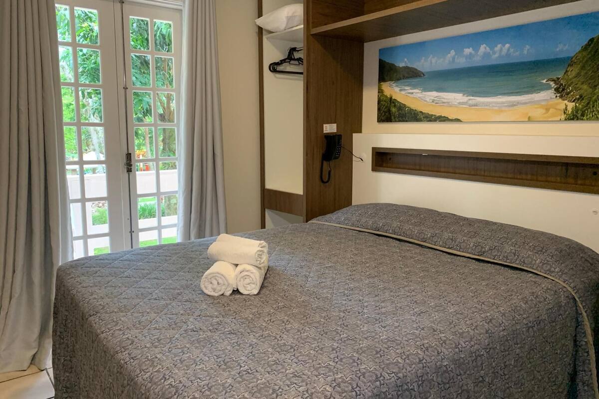 In-room safe, WiFi (free), bed sheets