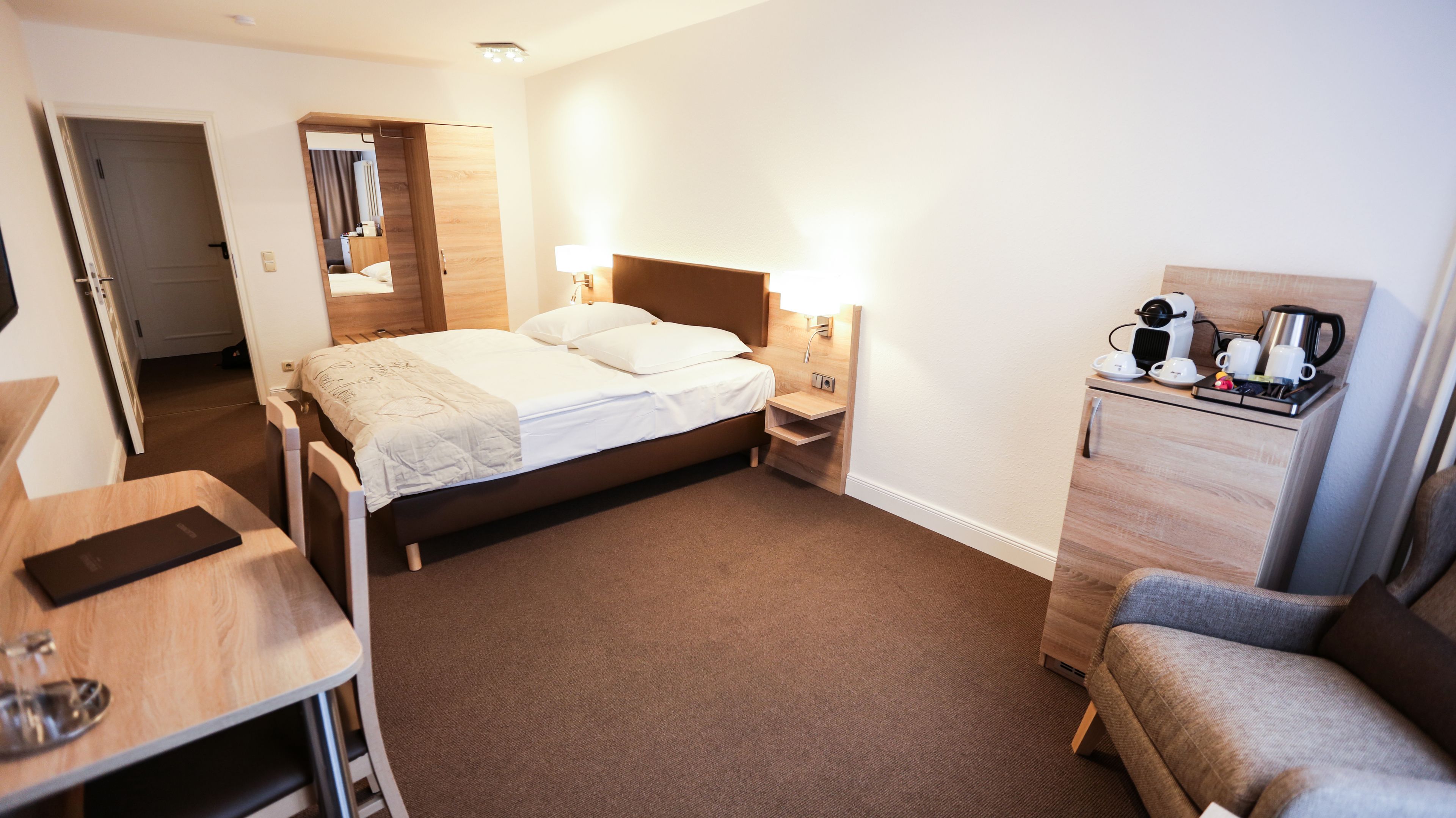 hypo-allergenic bedding, minibar, in-room safe, desk