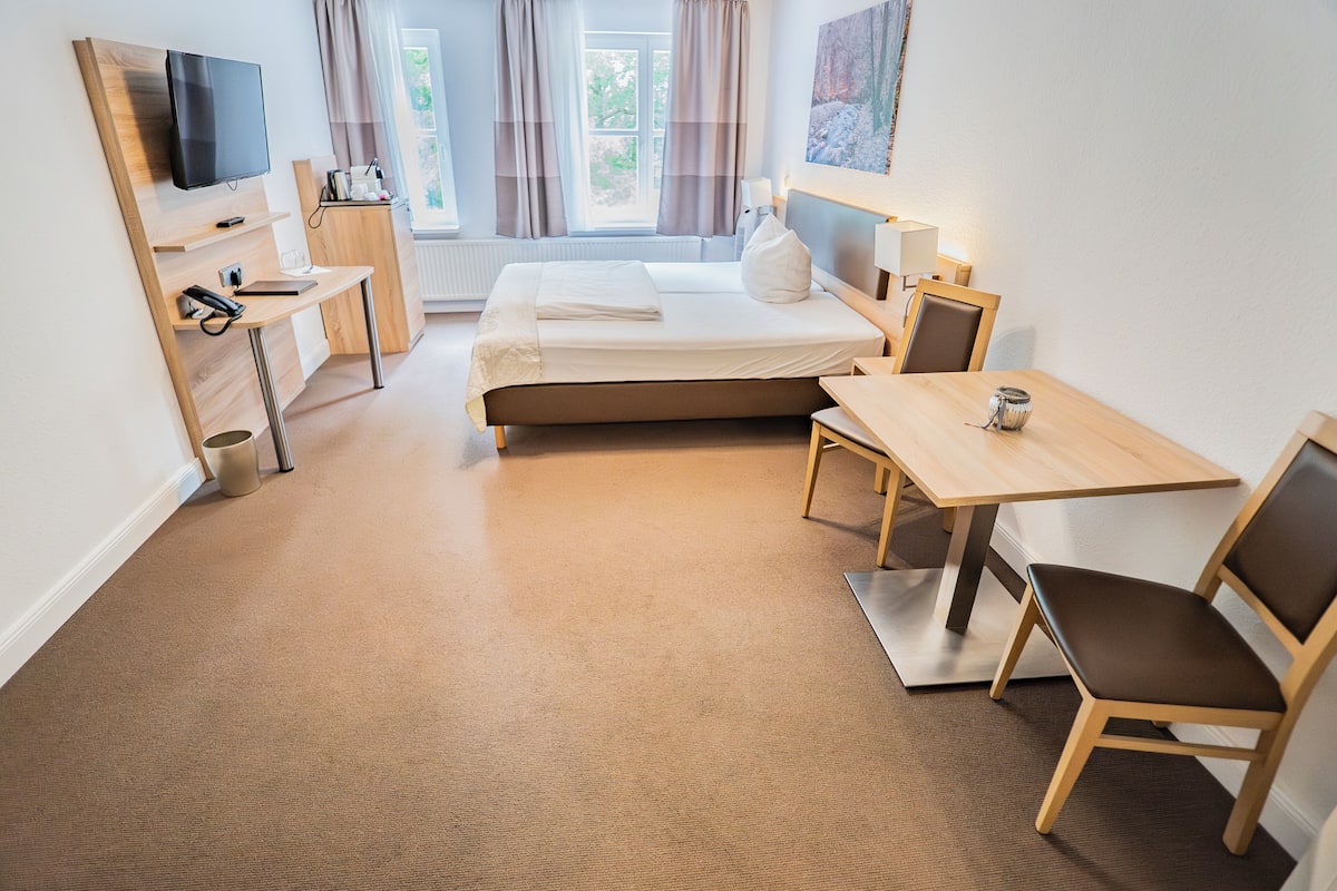 Standard Double Room, Garden View | Hypo-allergenic bedding available, minibar, in-room safe, desk
