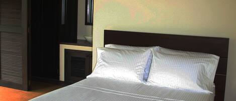 1 bedroom, minibar, in-room safe, iron/ironing board