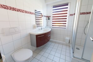 Double Room | Bathroom