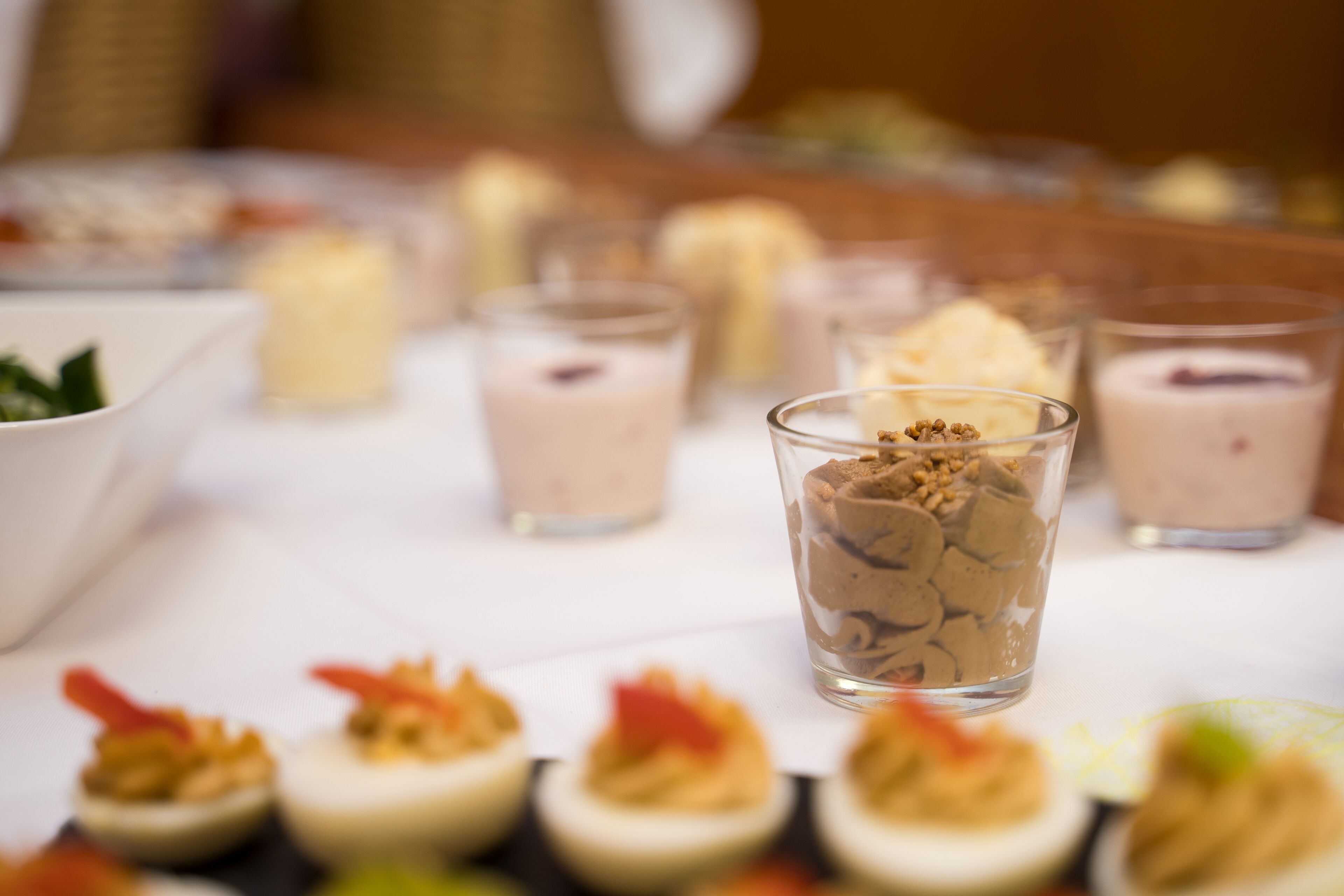 breakfast, lunch served; international cuisine, al fresco dining