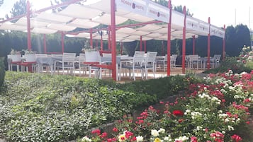 Frühstück, Mittagessen, internationale Küche, Speisen im Freien