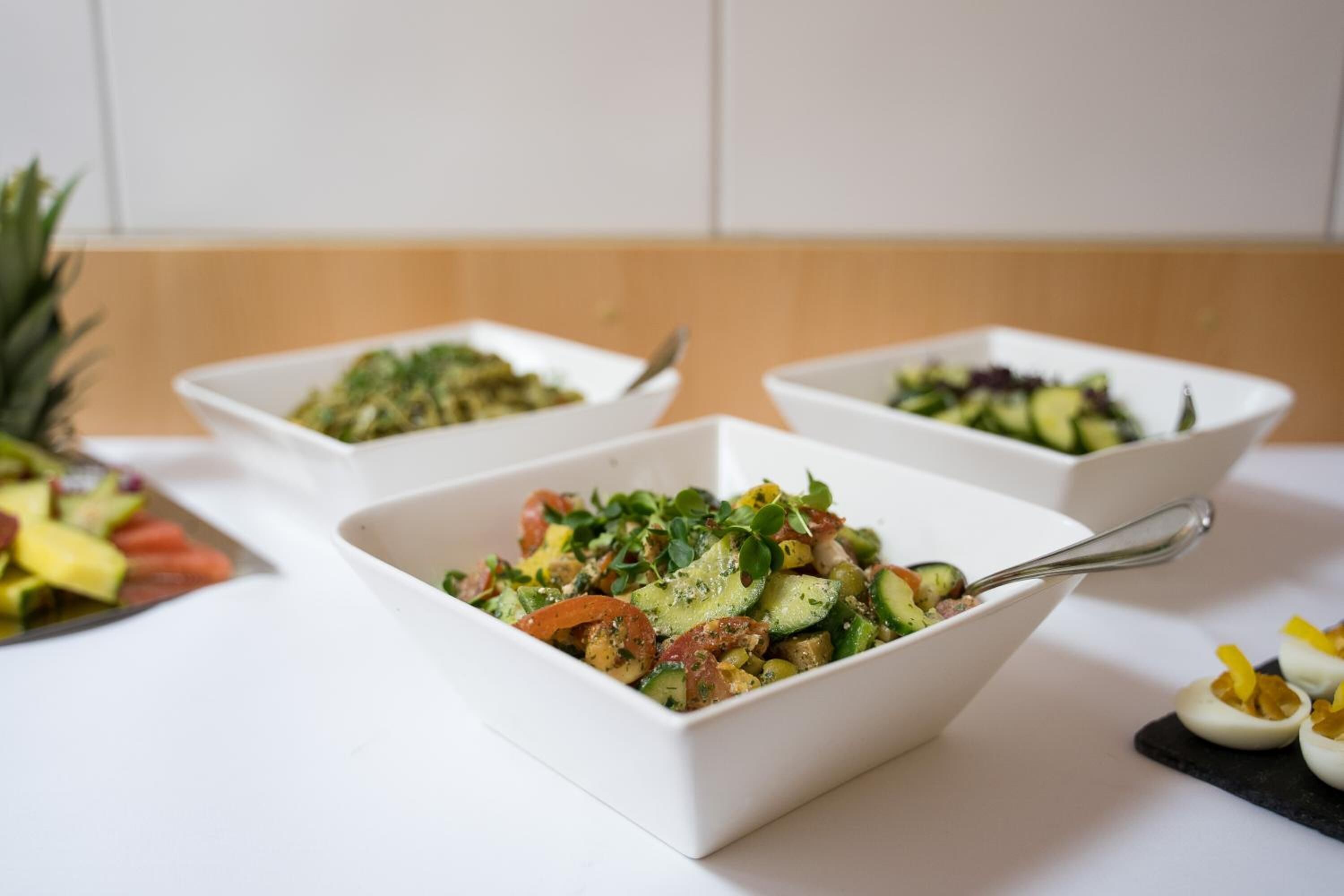 breakfast, lunch served; international cuisine, al fresco dining