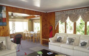 Een 30-inch televisie met satellietzenders