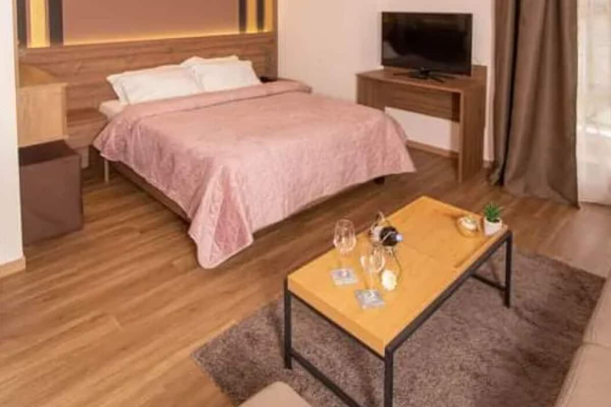 Coffre-fort, rideaux dâobscurcissement, lit de bĂ©bĂ© (gratuit)