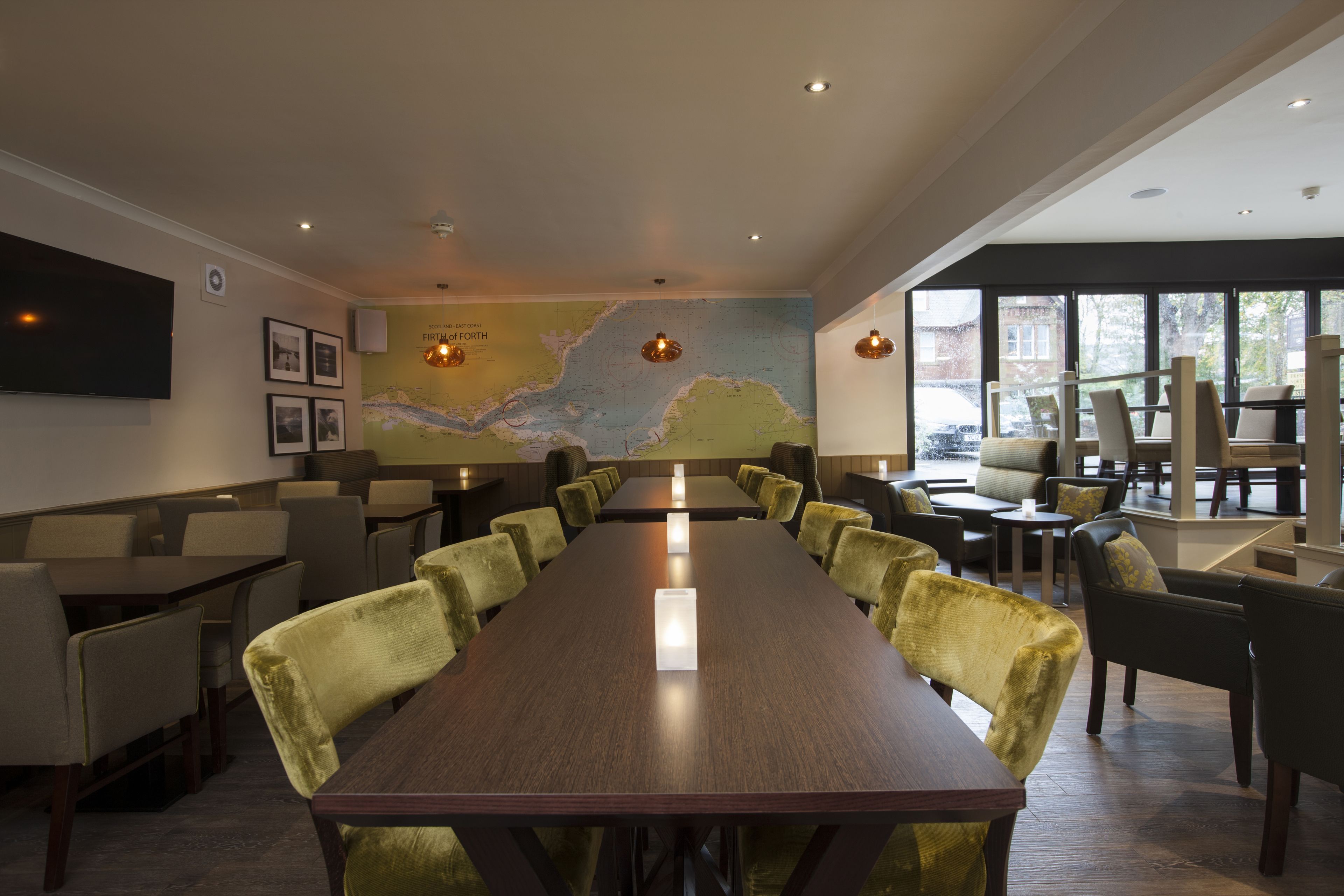 2 restaurants, breakfast, lunch, dinner served; local cuisine