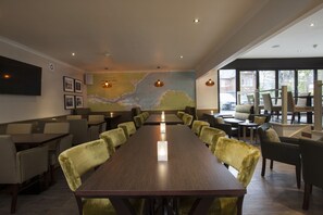 2 restaurants, breakfast, lunch, dinner served; local cuisine  - Nether Abbey Hotel (North Berwick)