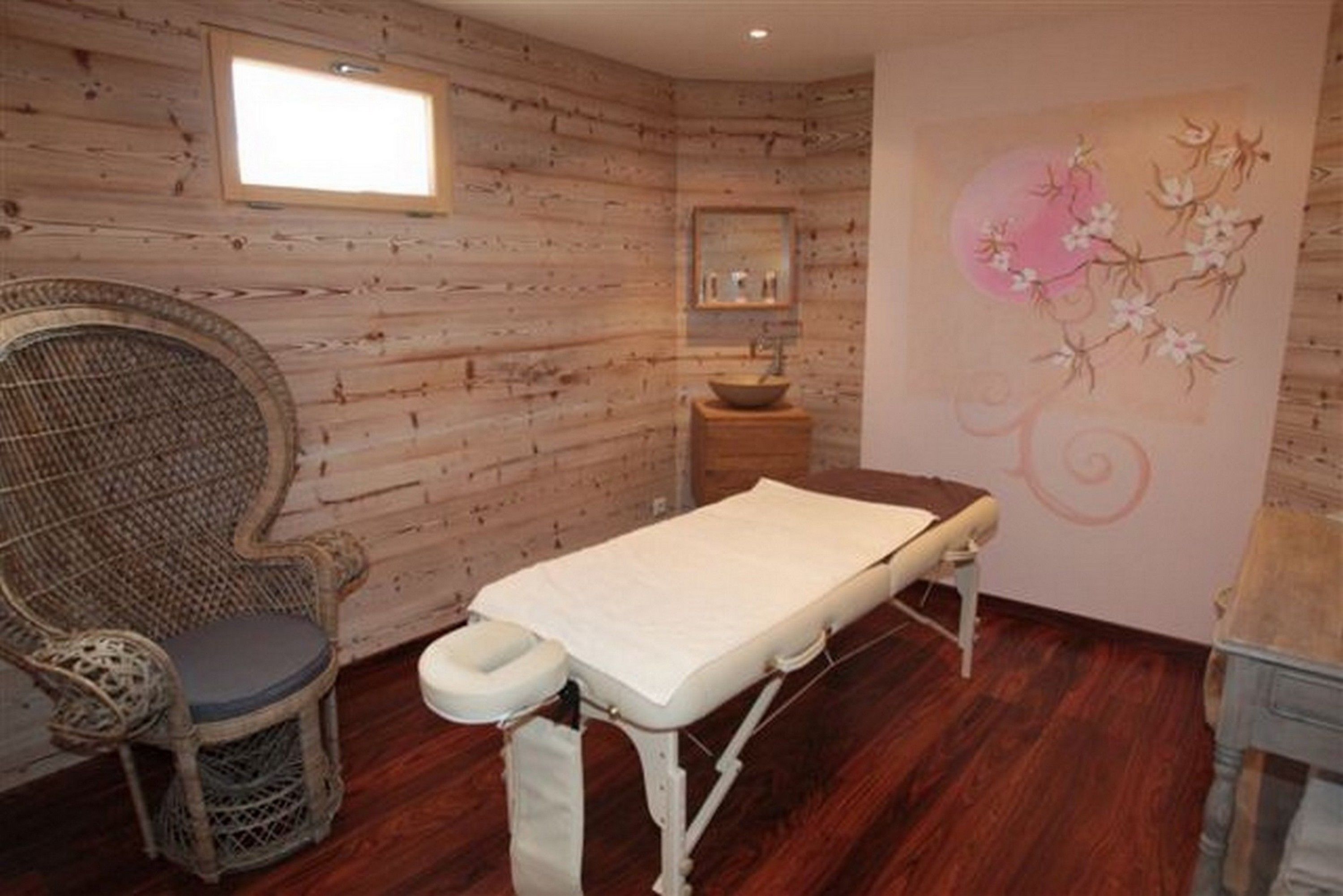 massage/treatment rooms