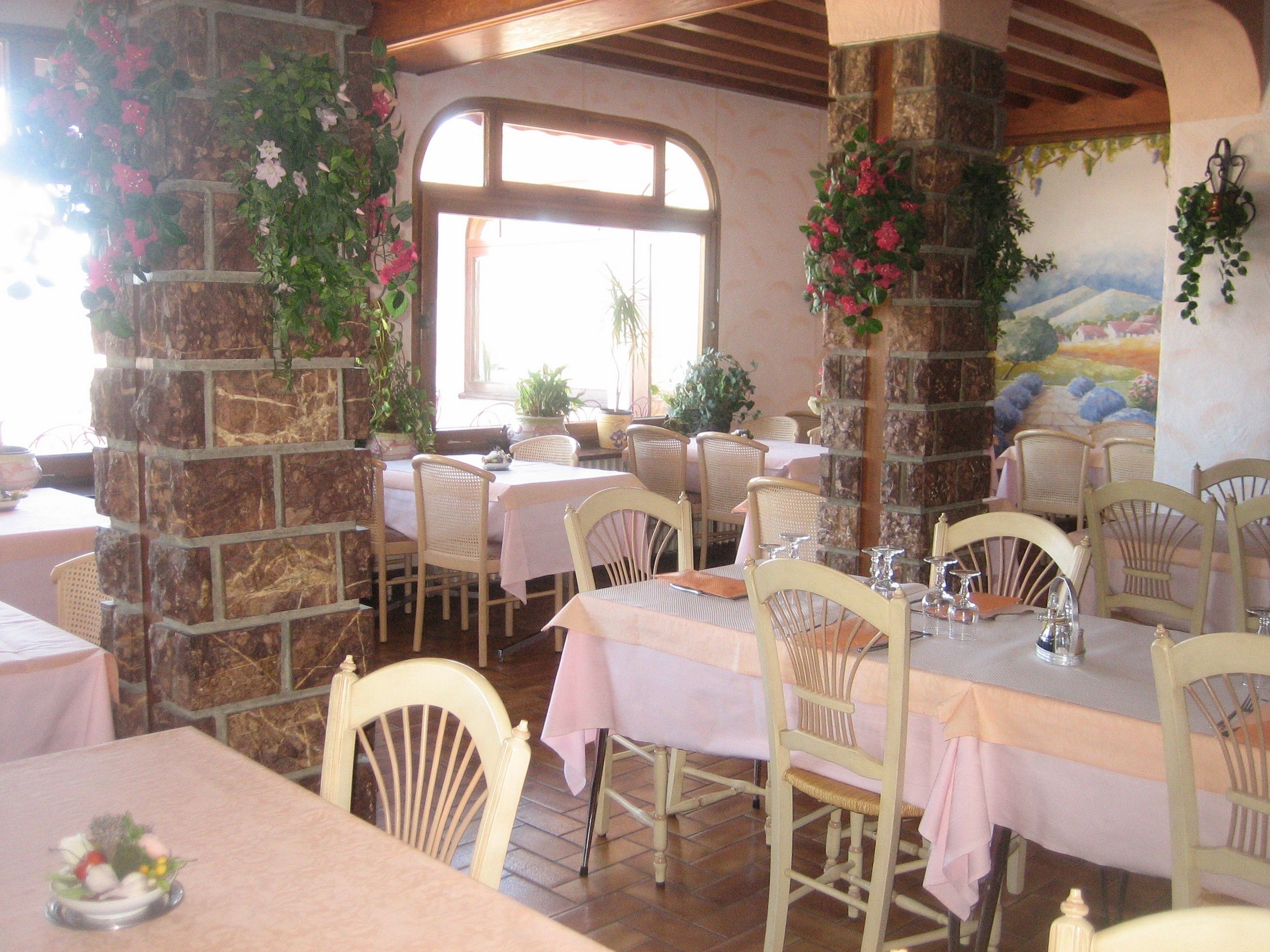 breakfast, lunch, dinner served; regional cuisine