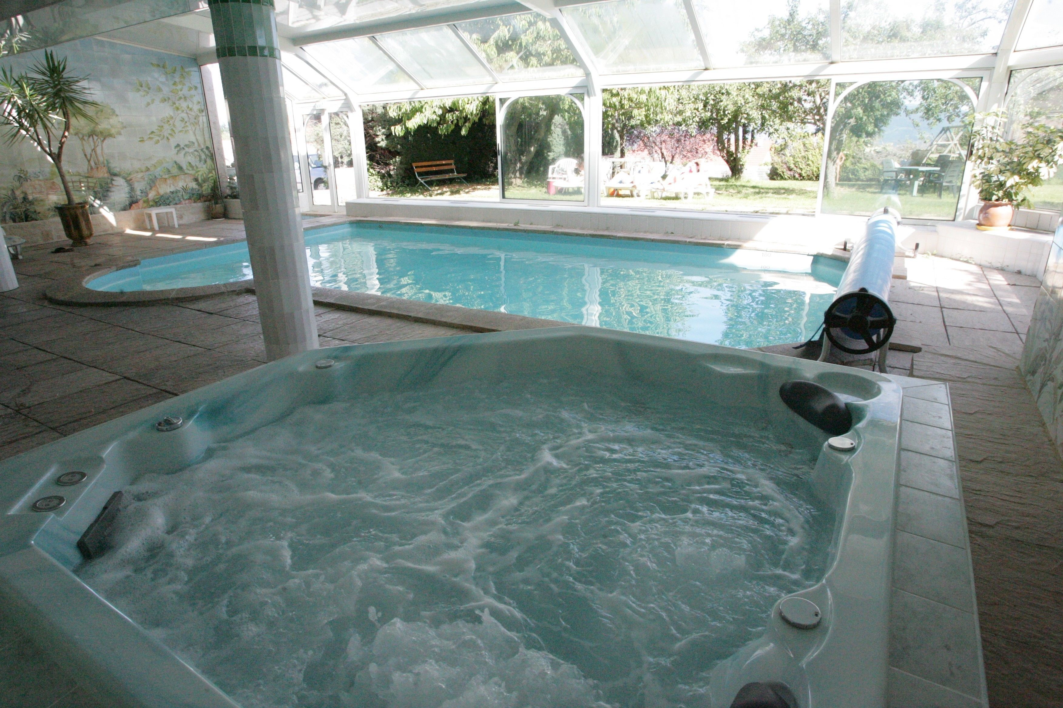 indoor spa tub