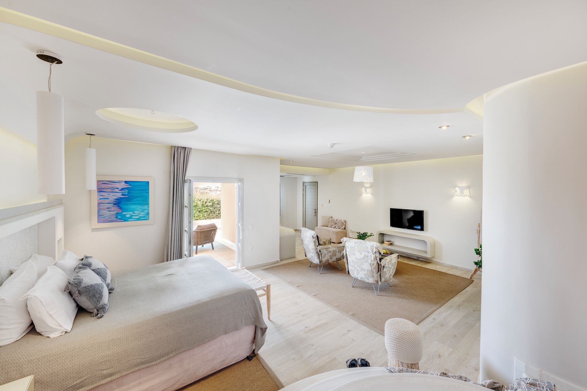 Kouros Art Sea View Suite | Sängtillbehör av högsta kvalitet och värdeförvaringsskåp på rummet