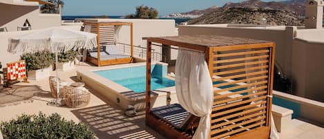 Banyera d'hidromassatge a l'aire lliure